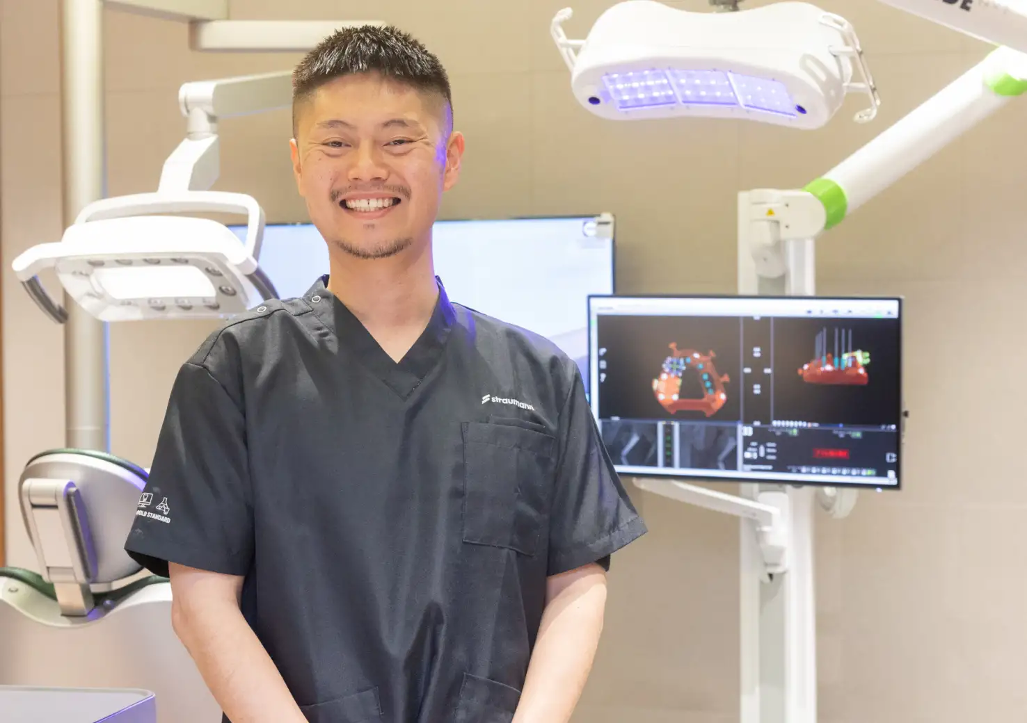 院長の笑顔の写真